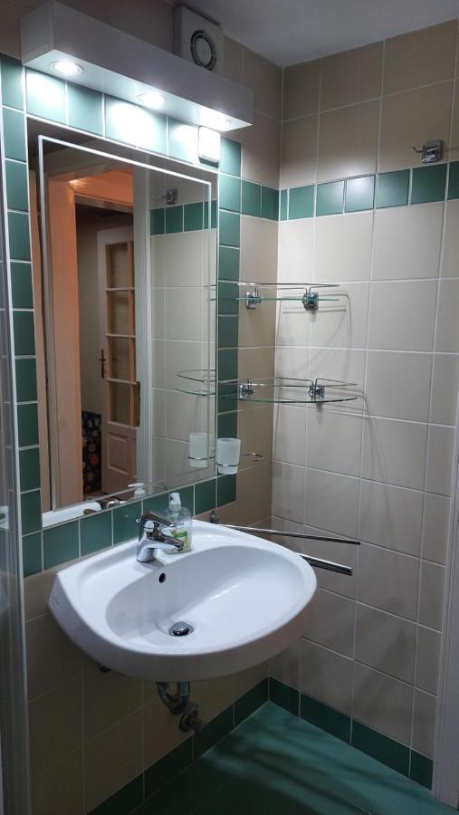 Family Apartman Gyula Exterior photo