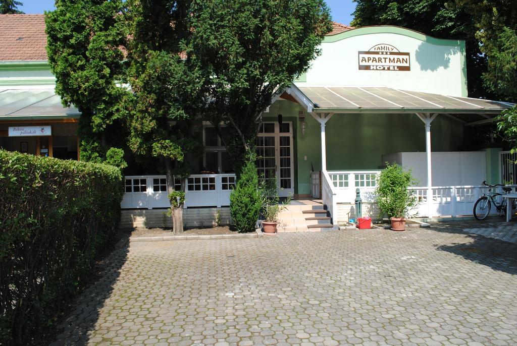 Family Apartman Gyula Exterior photo